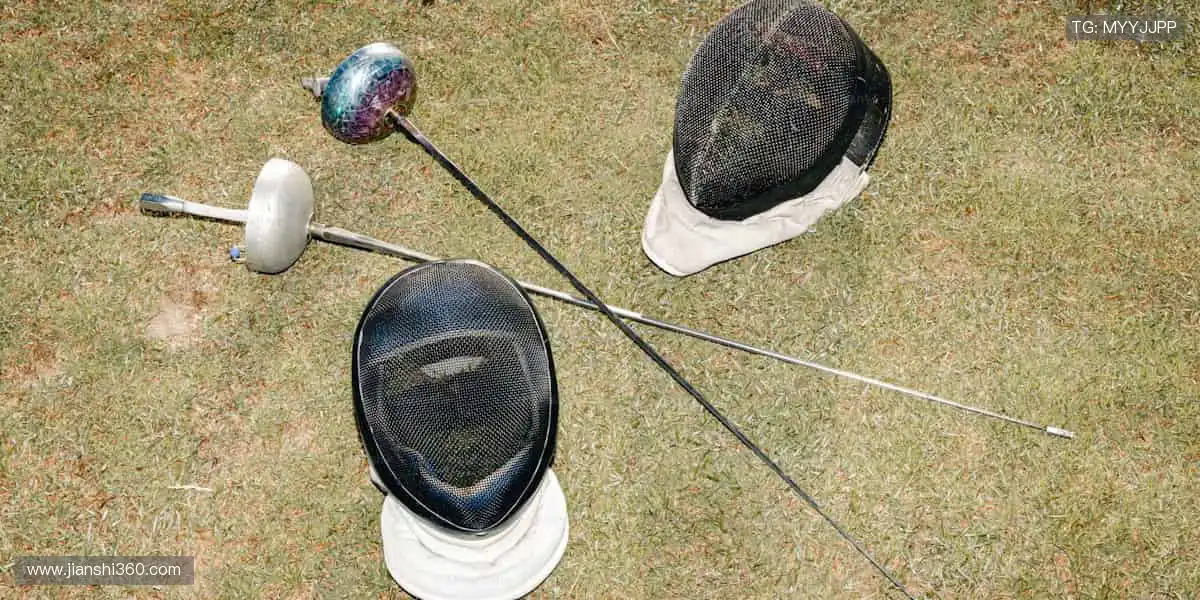 🎁 周边好物，把赛场带回家！